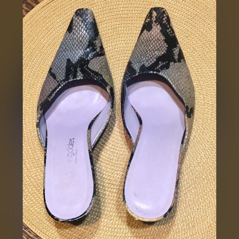 Bloomingdale’s Snakeskin kitten heel mule 40